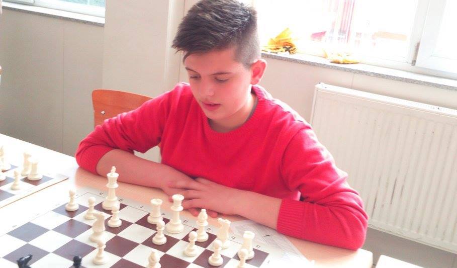 Erjon Alishani nga Bujanoci, kampion i shahut që do të sfidohet në garat evropiane