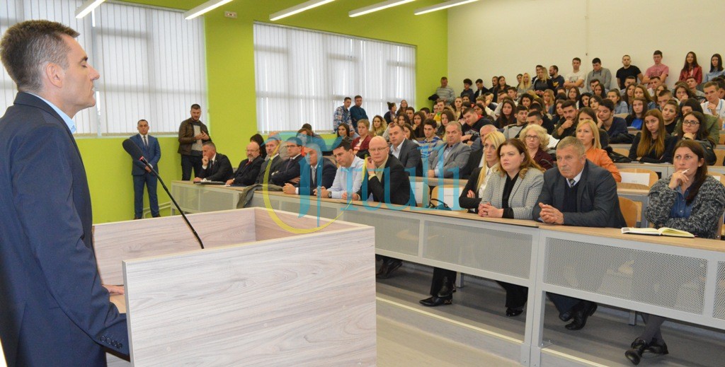 Fillon solemnisht viti i ri akademik në fakultetin akademik në Bujanoc