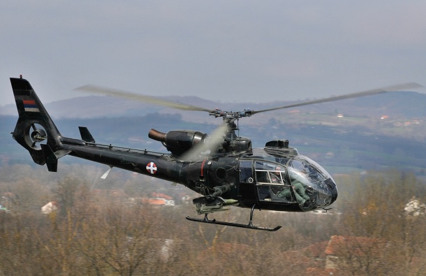 KFOR heq ndalesën, aeroplan e helikopterë të Serbisë mbi qiellin e Luginës