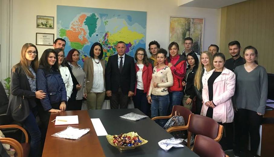 Shaip Kamberi bashkëbisedim me të rinjtë e Bujanocit