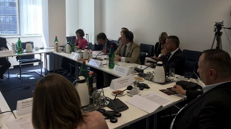 Kamberi i pranishëm në takimin e organizuar në selinë e OSBE-së në Beograd