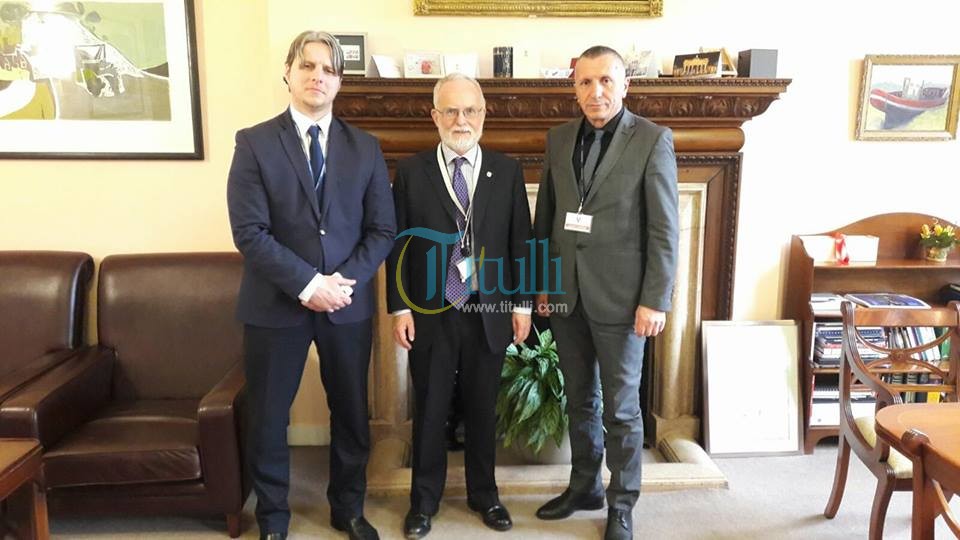 Kamberi dhe Arifi takim konstruktiv me ambasadorin britanik në Beograd