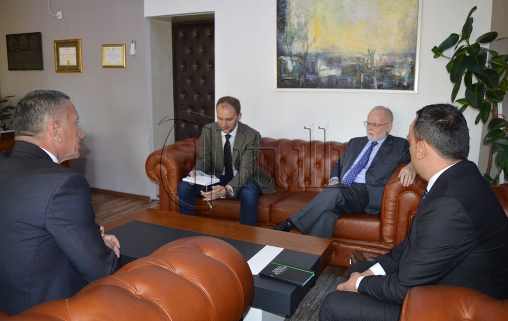 Ambasadori Keef dhe Shaip Kamberi të lumtur për takimin me "Miqtë e jugut" në Beograd (video)