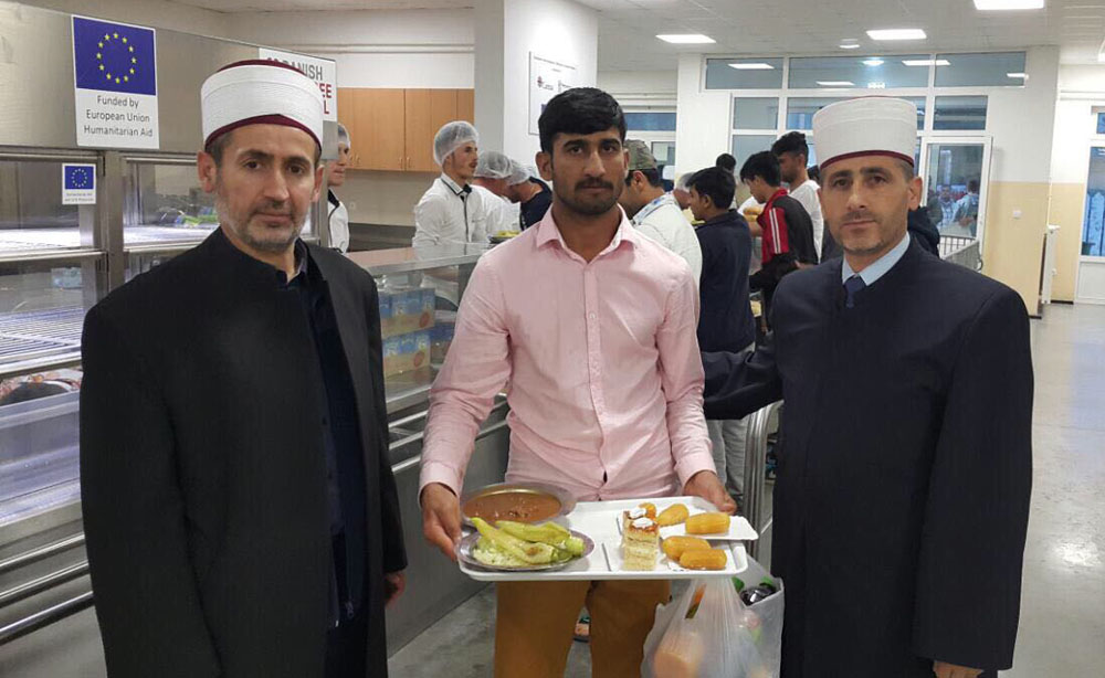 Meshihati i Serbisë organizoi iftar për 700 refugjatë në Preshevë (foto&video)