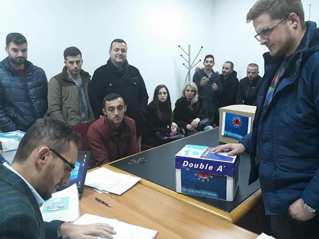 LR-PDSH dorëzon listën e kandidatëve për këshilltarë: Jemi të pastër nga korrupsioni