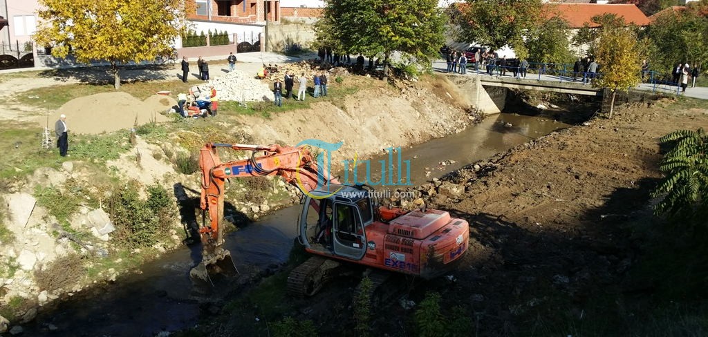 Vendoset gurthemeli në Tërnoc, Arifi premton projekte tjera (Foto & Video)