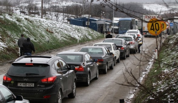 Vdes një i ri kosovar në kufi, nga pritjet e gjata