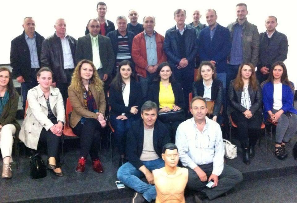 Skënder Brataj, drejtor i Urgjencës Kombëtare Shqiptare mbanë ligjëratë për mjekët e Luginës