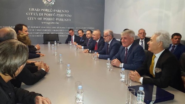 Mustafa po qëndron në Poreç të Kroacisë
