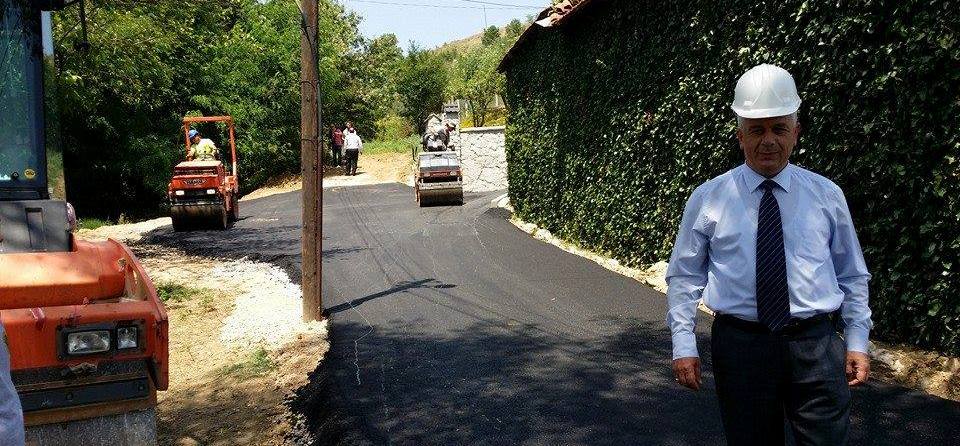 Nisë asfaltimi në Turi, udhëheqësia e kënaqur me punimet (foto)