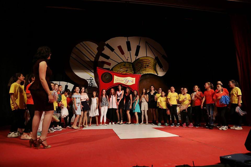 Mbahet nata e dytë e festivalit "Gëzimi ynë" në Preshevë (video)