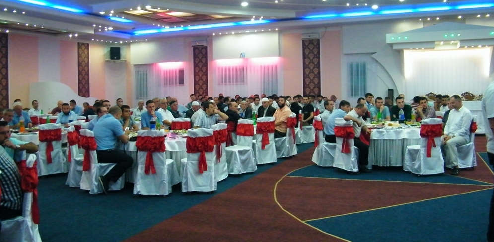 QSA shtron "Iftarin e Solidaritetit" (foto)