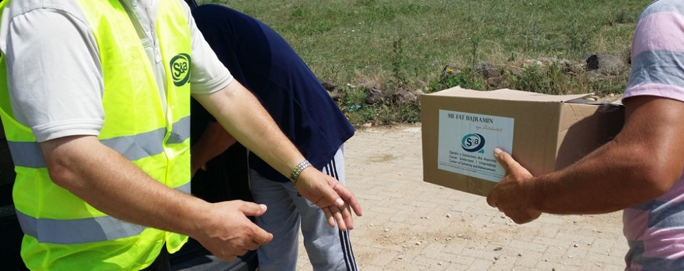 "Shporta e Fitër Bajramit" i ndahet 420 familjeve në Luginë (foto)