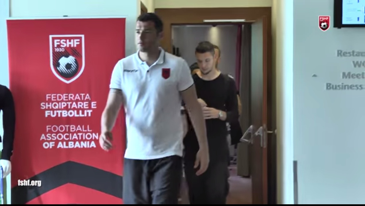 De Biasi publikon listën zyrtare të futbollistëve për "Francë 2016", ky është momenti i largimit të Gjimshitit, Rashicës, Rrahmanit dhe Shalës (video)