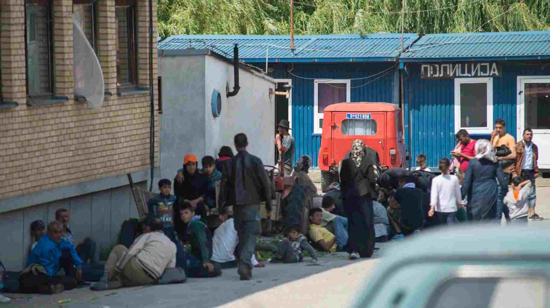 Fluks i madh refugjatësh në Preshevë (Foto)