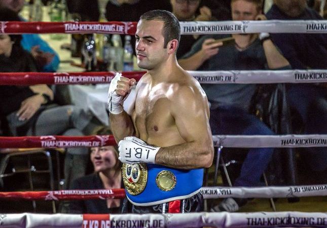 Shefat Isufi zotohet ta çoj në vend premtimin që ia dha babait, gati ndaj luftës më 7 maj në Munih