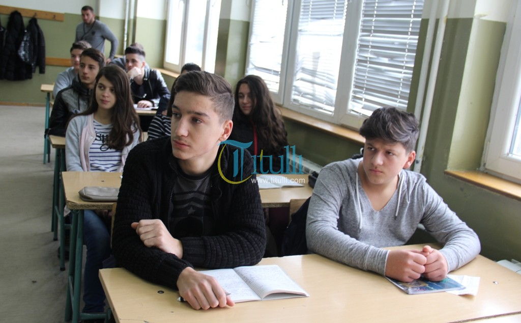 Lugina bojkoton mësimin në mungesë të librave shqip, presin ndihmën e Kosovës dhe Serbisë? (foto&video)