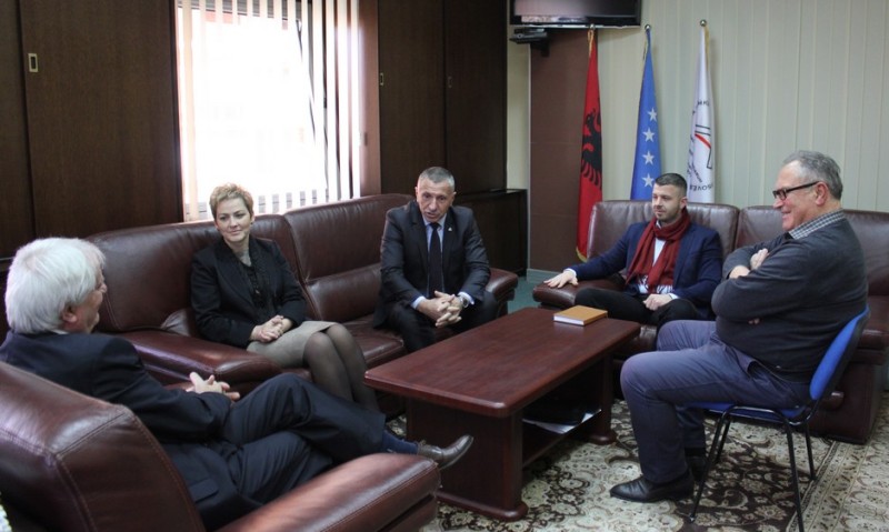 Kamberi dhe Sinani vizitë në Akademinë e Shkencave dhe Arteve të Kosovës