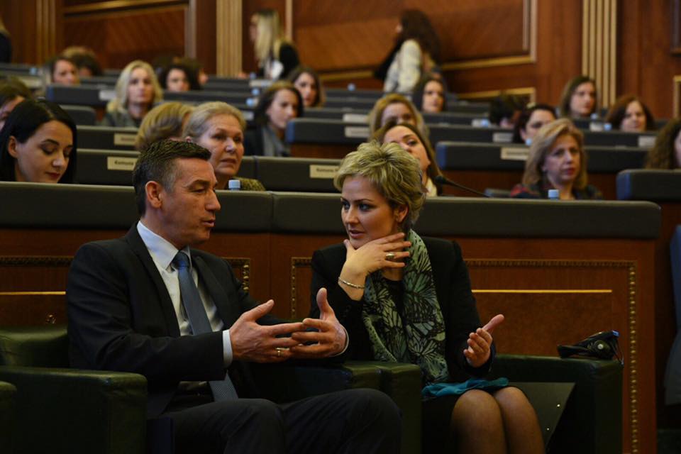 Ardita Sinani, pjesë e seancës parlamentare për gratë e politikës në Kosovë