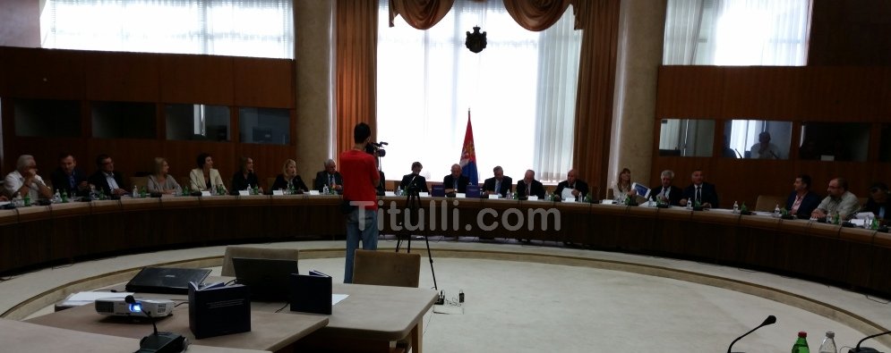 Mësimi i gjuhës serbe, mollë sherri mes Luginës dhe Beogradit (foto)