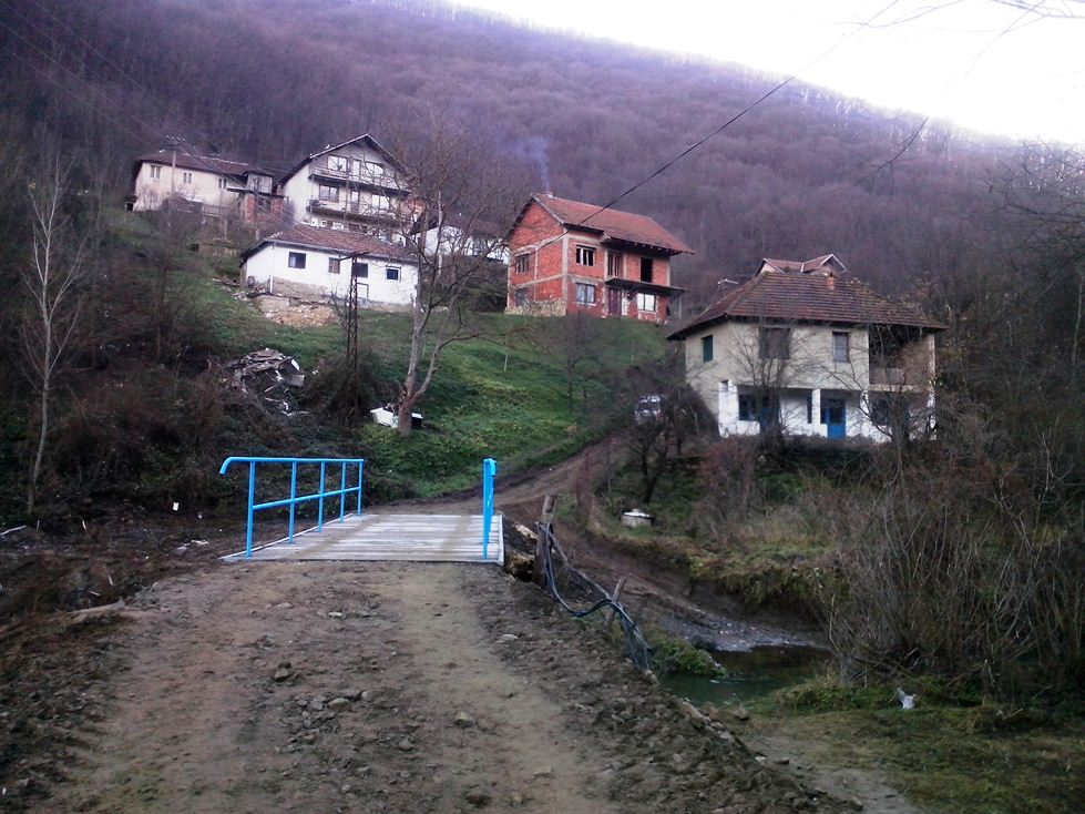 Dy lagje shqiptare në Medvegjë me ura të reja (Foto)