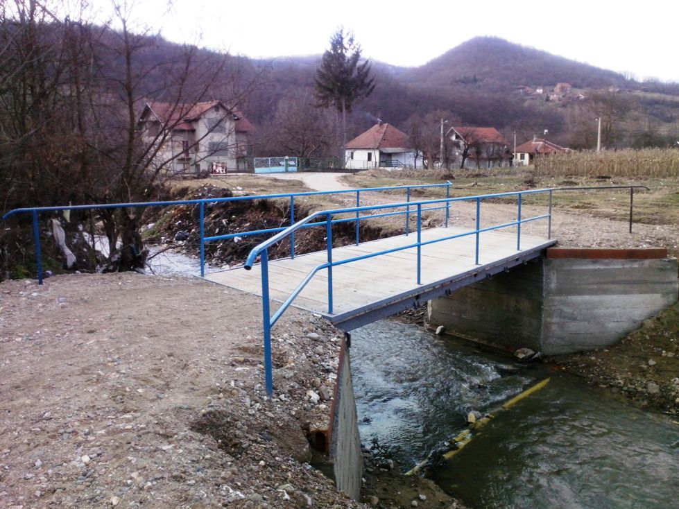 Medvegjë: Lagja e dytë shqiptare bëhet me urë (Foto)