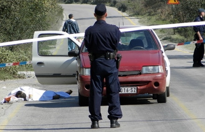 Vranjë: Aksidentohen me makinë, e gjuan me pistoletë në zemër