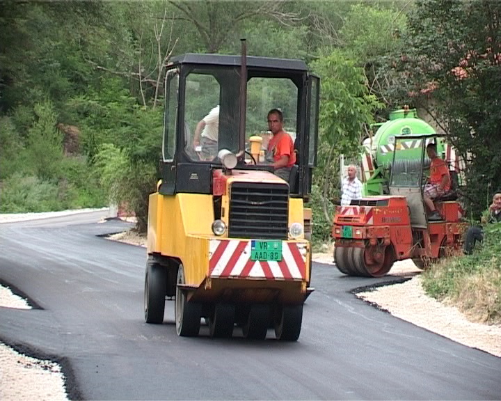 Miratoca me rrugë të asfaltuara (foto)