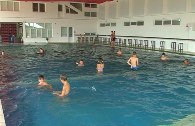 Vera me pak pushues në pishinat e Preshevës (foto)