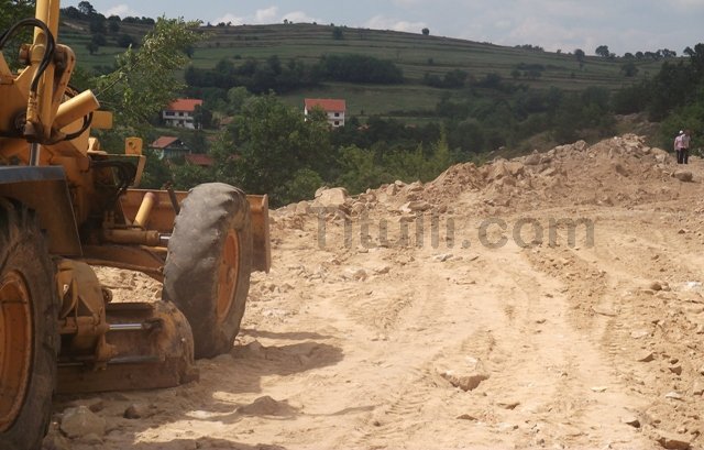  700 metra punime deri në përfundim të rrugës Tërnoc-Breznicë (video)