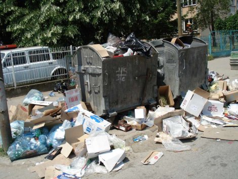 Zbog blokade računa Bujanovac bez vode, odnošenja smeća i sahrana