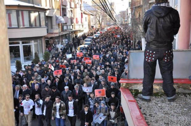 KDNJ fton studentët e Luginës të marrin pjesë në protestë