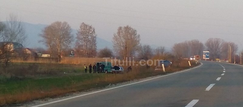 Bujanoc : Policia ndalon makinën me refugjatë (video)