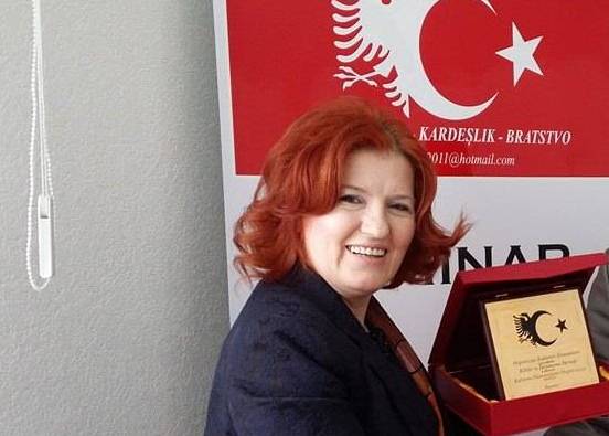 Gazetarja dhe humanistja turke viziton Tanën, therrë kurban në falënderim të shërimit të vogëlushes