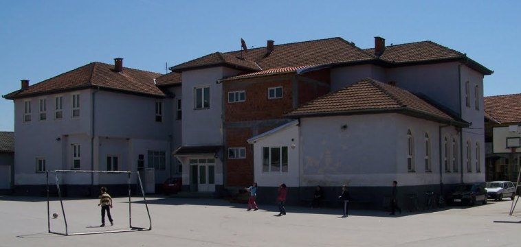 Në shkollën “Muharrem Kadriu” në Tërnoc shkarkohet dhe emërohet drejtuesi i ri 