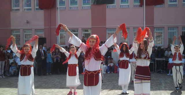 Nxënësit shqiptarë pjesëmarrës në manifestim kulturorë  në Turqi